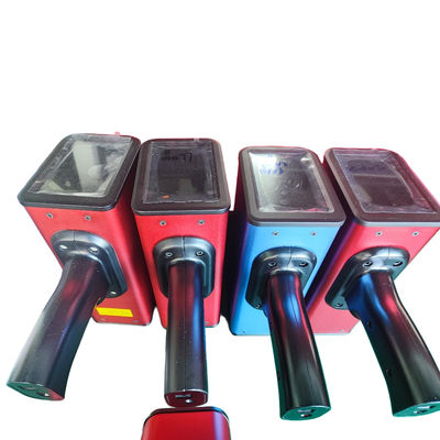 सटीक दूरी गणना के लिए हाथ से चलने वाला लेजर दूरी मीटर पीला ग्रे और कैलिब्रेशन प्लेट