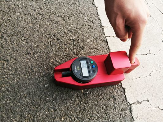 लाल फुटपाथ चिह्नों की मोटाई जाँच गेज सूखी बैटरी